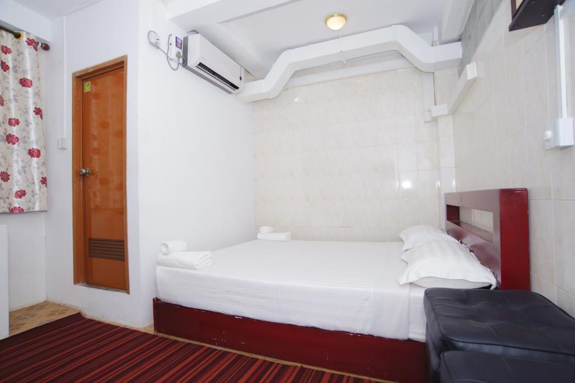 Agga Youth Hotel Yangon Exterior photo